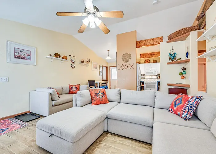 Downtown Home: Walk To Shops & Dining!