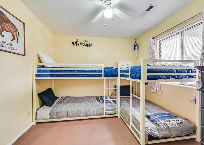 Downtown Home: Walk To Shops & Dining! Williams