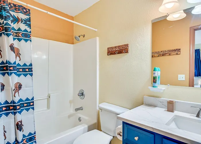 Downtown Home: Walk To Shops & Dining! Casa vacanze